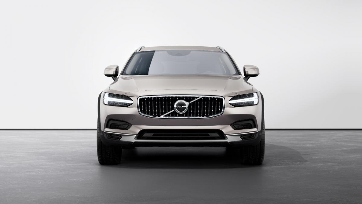 Volvo V90 Cross Country B6 AWD Pro Front view