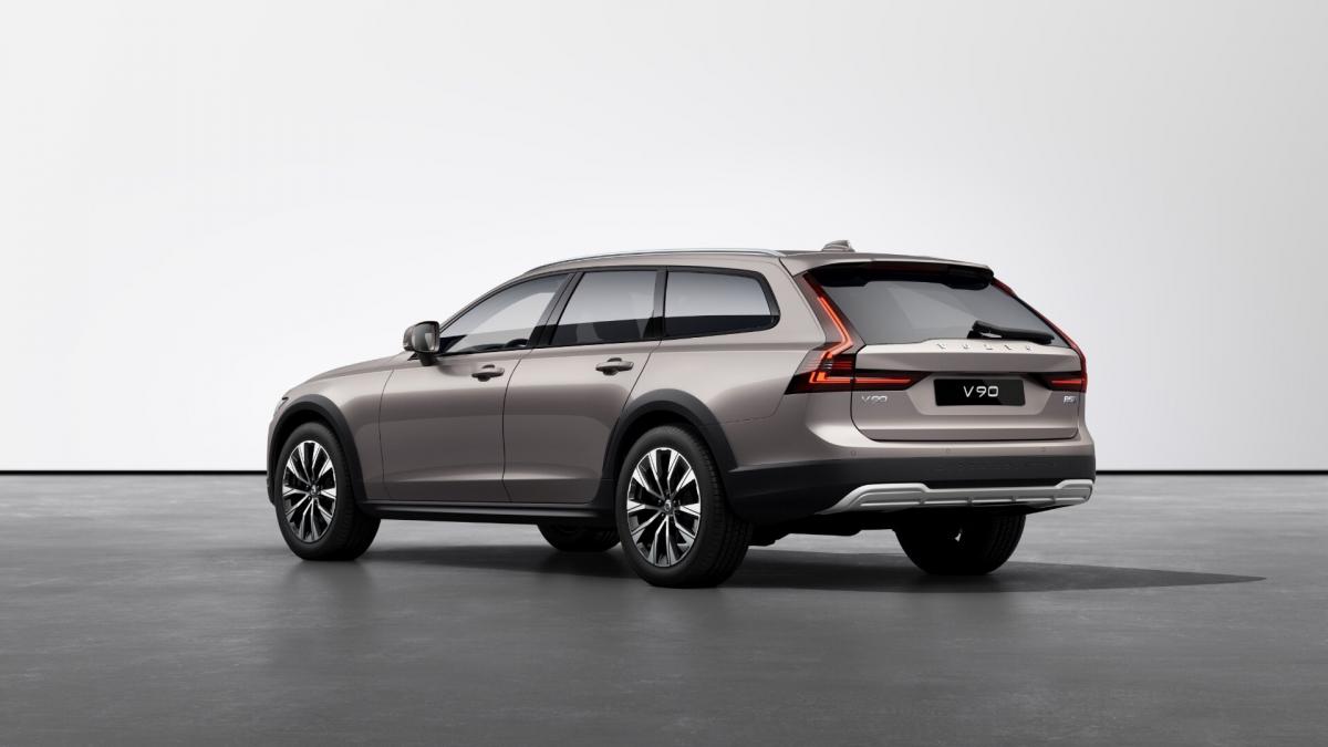 Volvo V90 Cross Country B6 AWD Pro Rear view